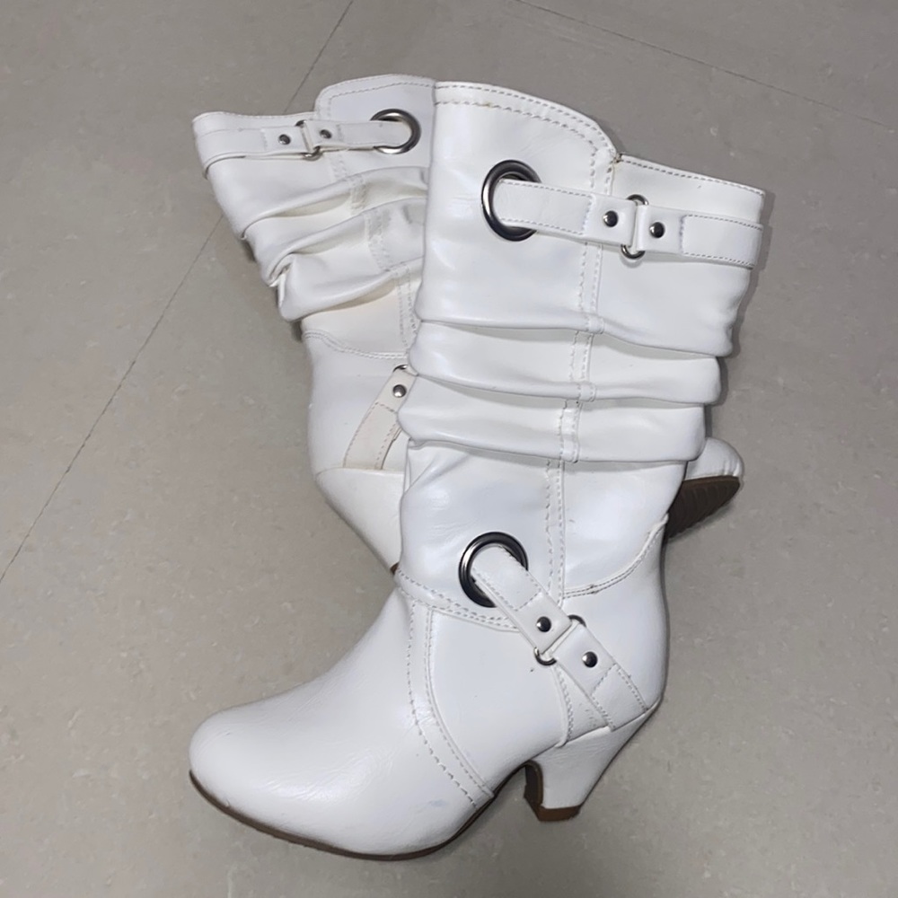 Girls boots size 11